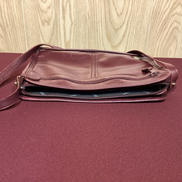 Vintage Phillippe Burgundy shoulder bag purse - Picture 8 of 13